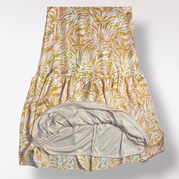 Adrienne Short Sleeve Multicolor Zebra Print Maxi Dress Womens Size M - Picture 5 of 7